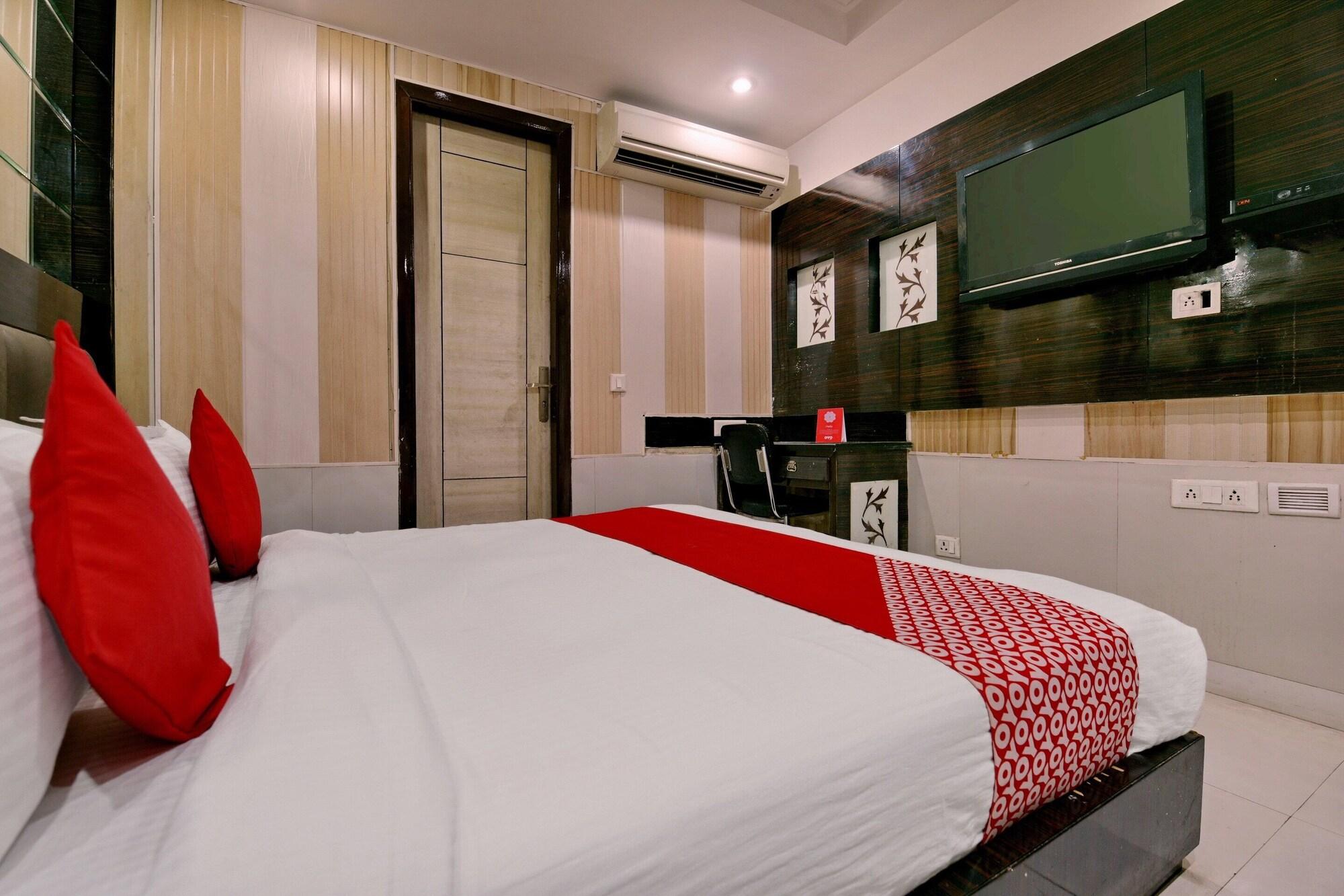 Oyo 464 Lotus Palace Hotel New Delhi