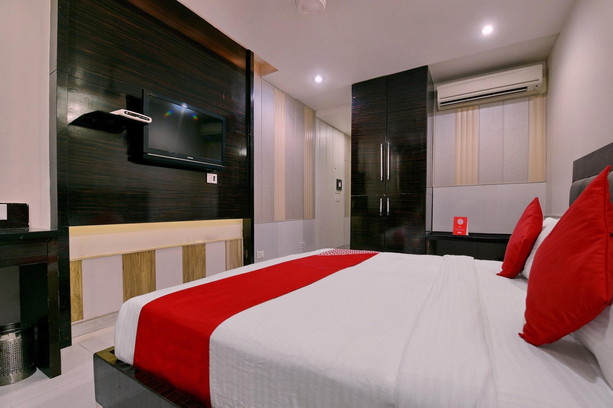 Hotel Oyo 464 Lotus Palace 3*